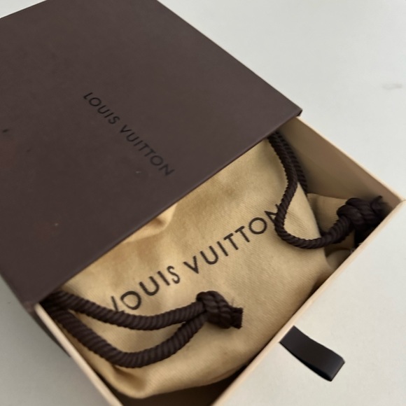 Louis Vuitton Damier Azur Belt - Picture 5 of 5